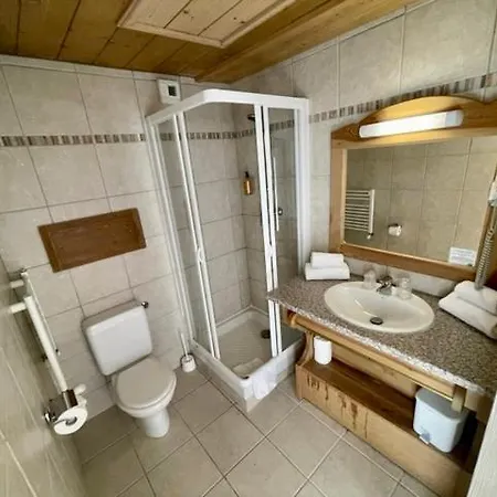 Le Vancouver Отель 3*